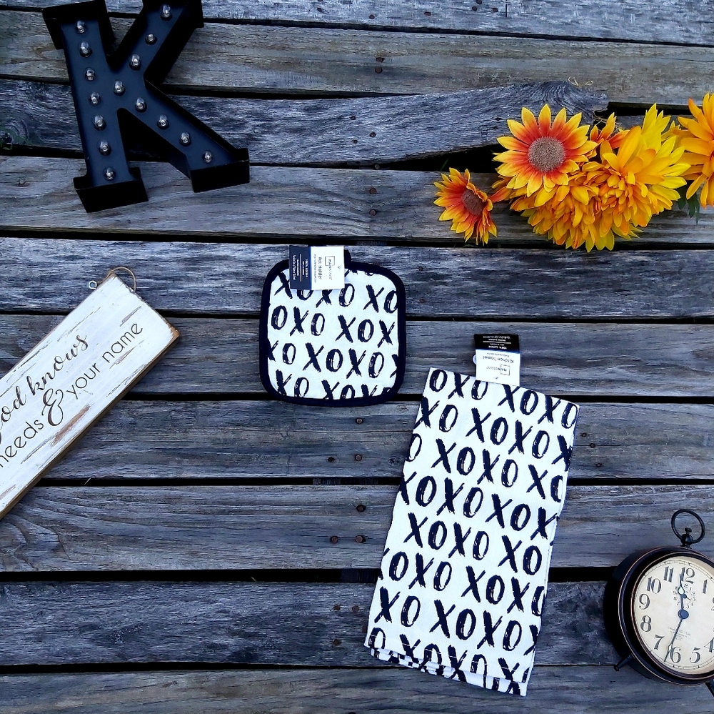 Adorable 2pc Kitchen Set - Picture 4 of 4